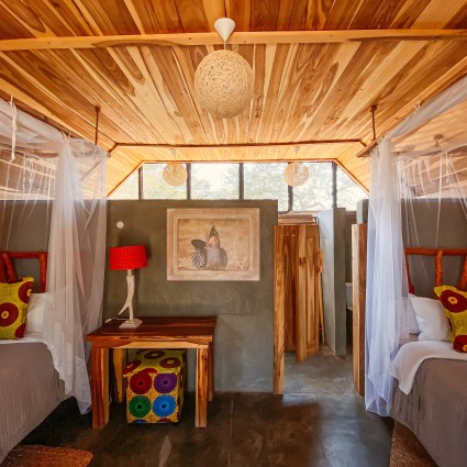 gwango-bush-chalet-interior-3-web.jpg