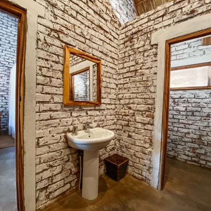 gwango-deluxe-chalet-interior-9-web.jpg