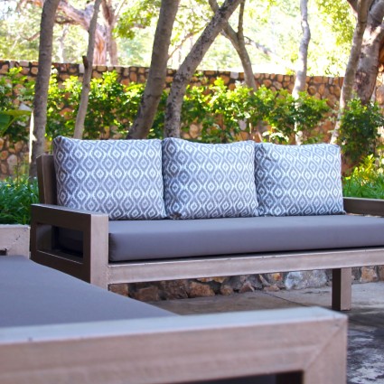 gwango-elephant-lodge-bench.jpg