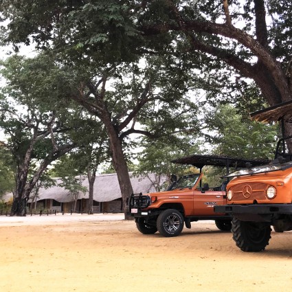 gwango-game-drive-unimog.jpg