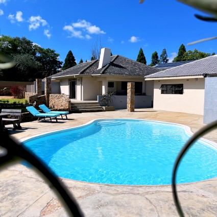 gwango-tamarillo-estate-pool.jpg